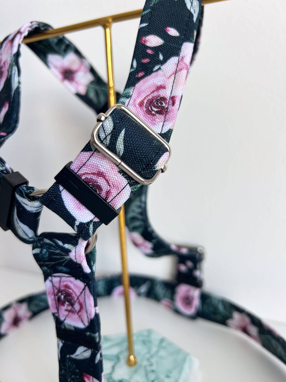 Hundegeschirr Dark Roses, Verstellbar & Handmade