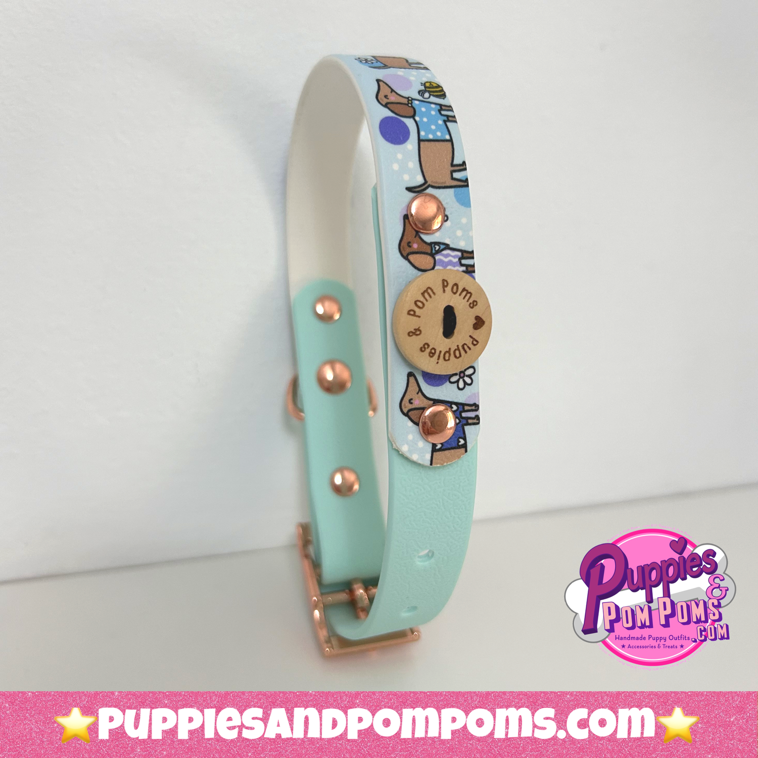 Bee Happy Dachshunds — Handgefertigtes Biothan-Hundehalsband — Babyblau