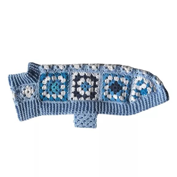 Gehäkelter Hundemantel – handgemacht, warm &amp; stylisch (Babyblau) - Pfotenlieblinge