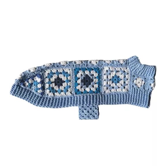 Gehäkelter Hundemantel – handgemacht, warm &amp; stylisch (Babyblau) - Pfotenlieblinge